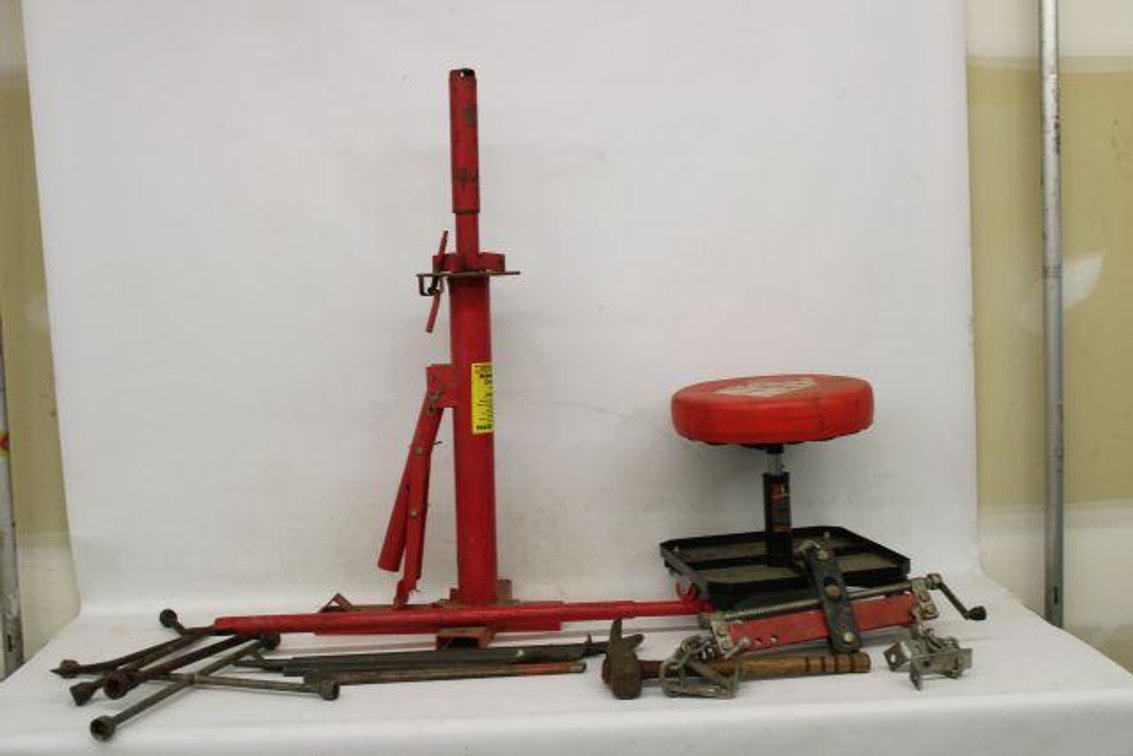TIRE CHANGIING SUPPLIES AND SHOP SEAT
