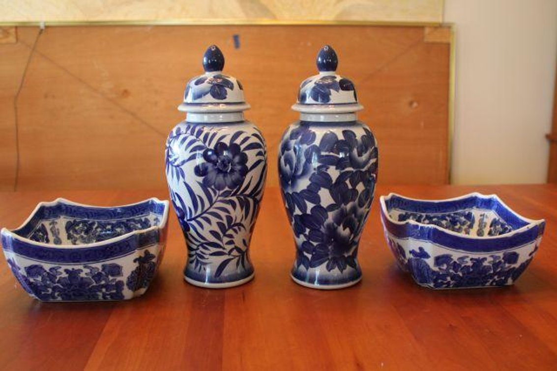 GLASSWARE SET