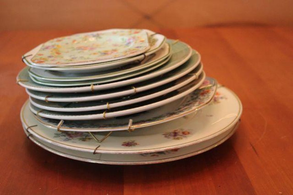 DECORATIVE PLATES