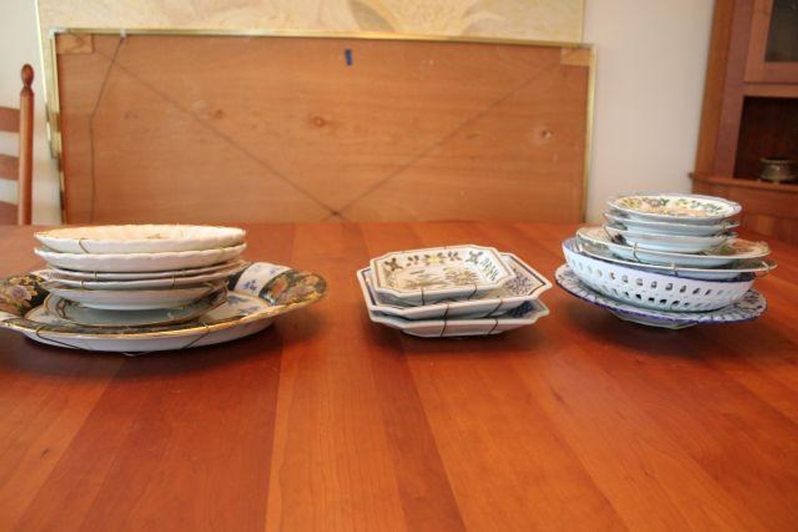DECORATIVE PLATES