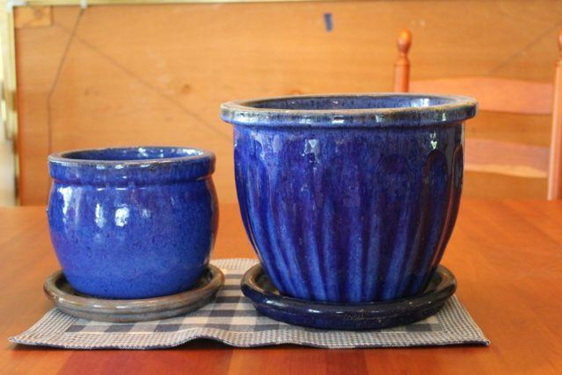 FLOWER POTS