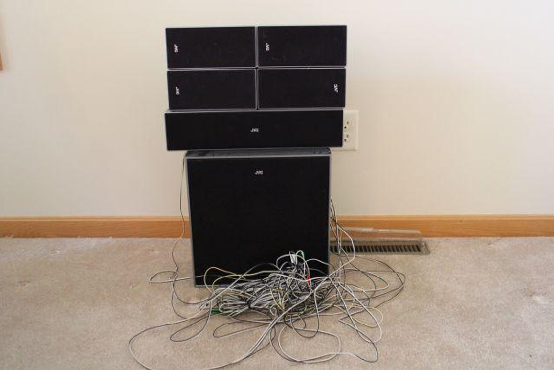 SURROUND SOUND SYSTEM
