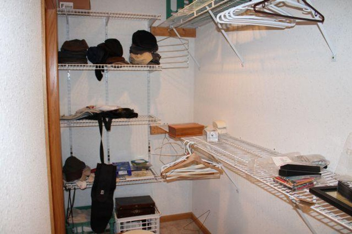 CLOSET CONTENTS 