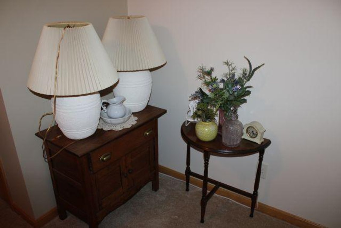 LAMPS, END TABLES, ETC 