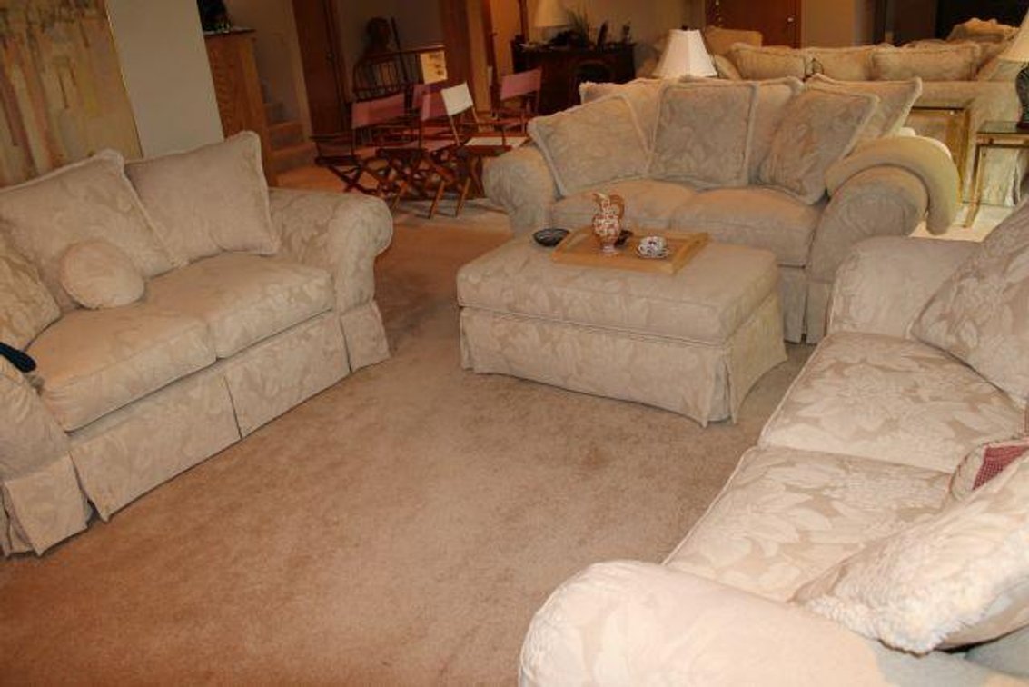 LIVING ROOM SET