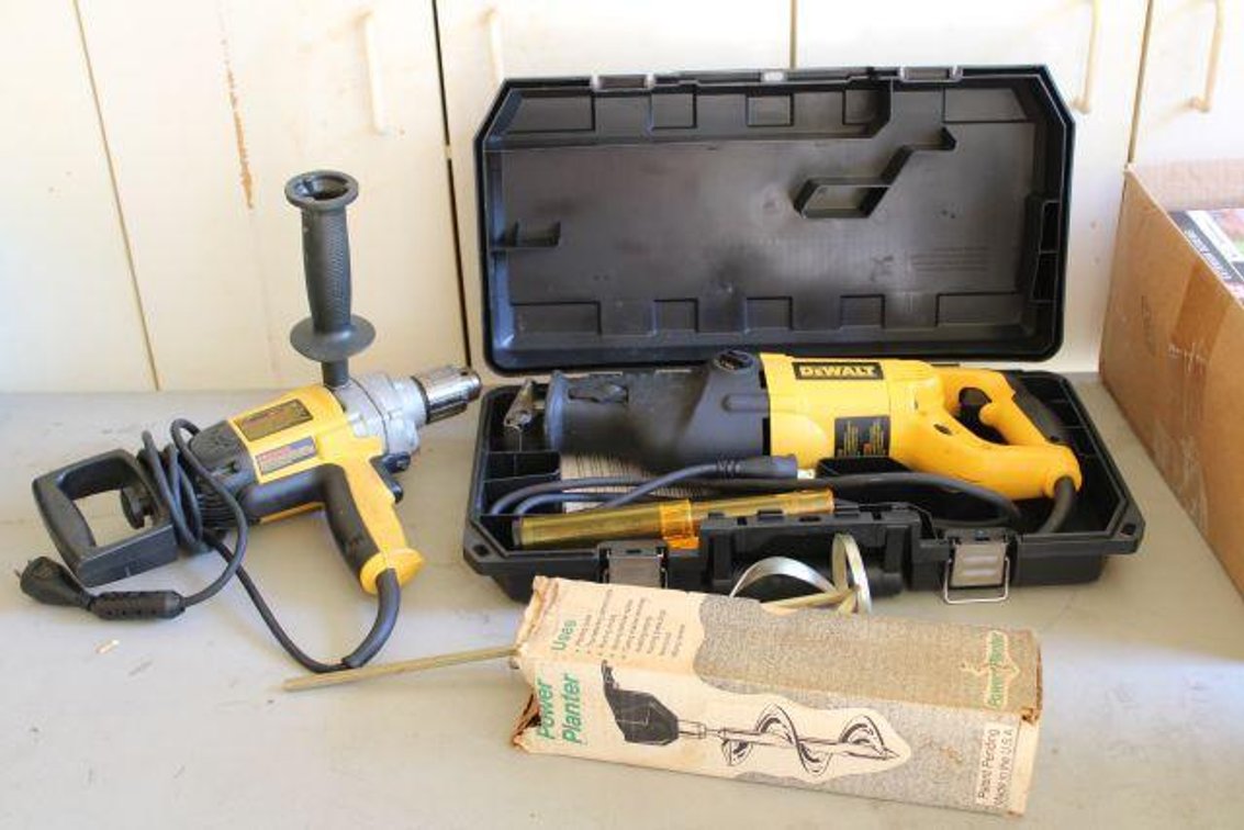 DEWALT RECIPROCATING SAW AND 1/2" HAMMER DRILL