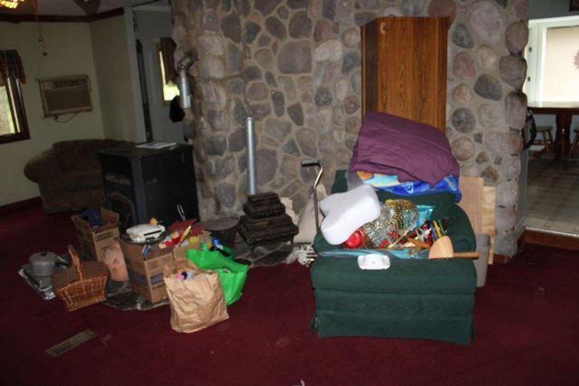 HOUSEHOLD ITEMS AND FURNITURE