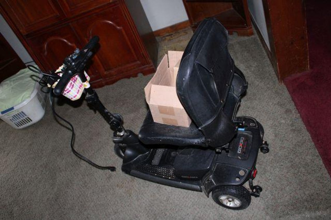 GO-GO ELECTRIC MOTOR SCOOTER