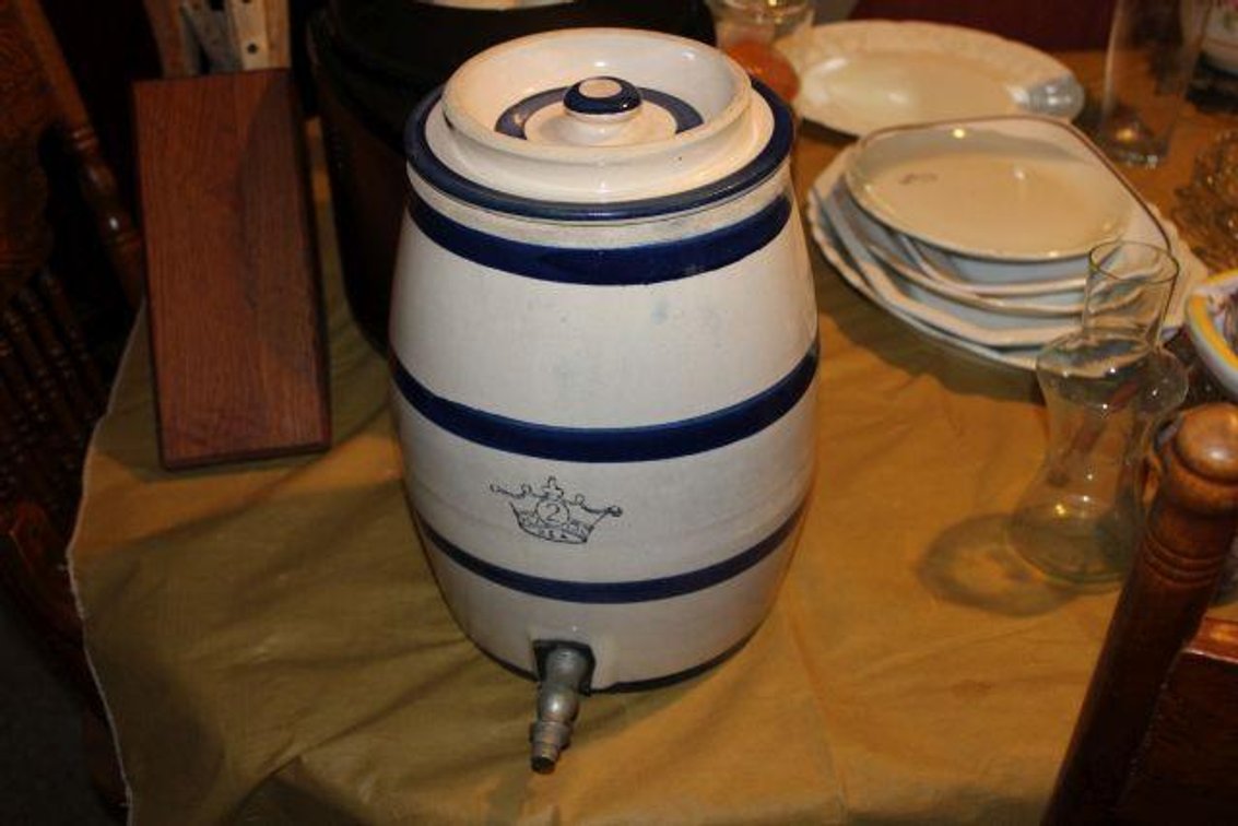 2 GALLON DRINK DISPENSER CROCK