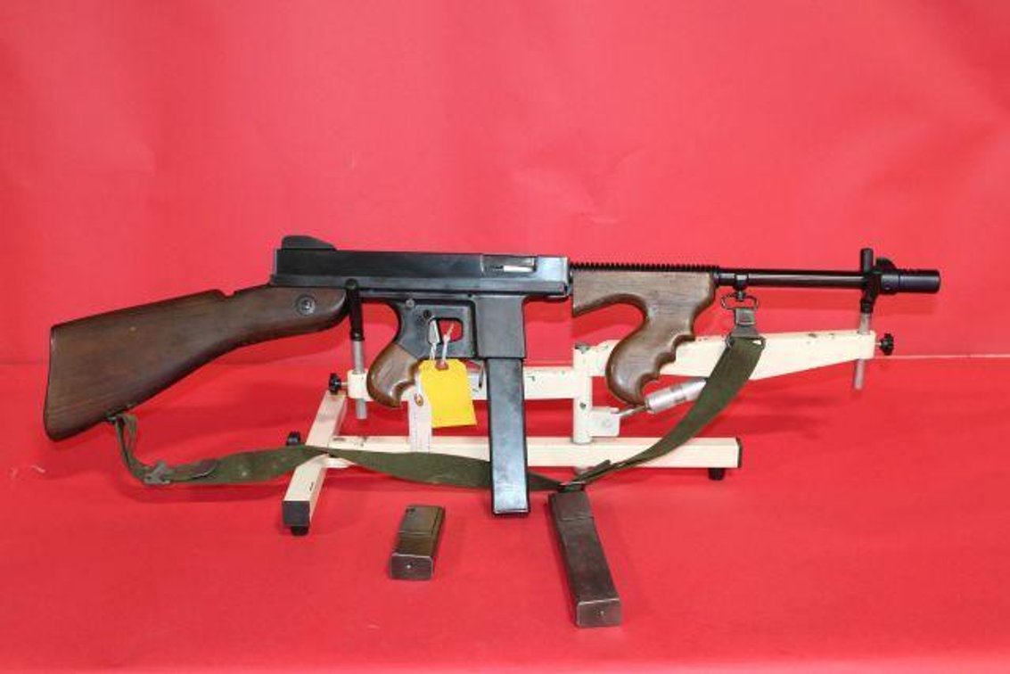 TOMMY GUN, COMMANDO MARK 9