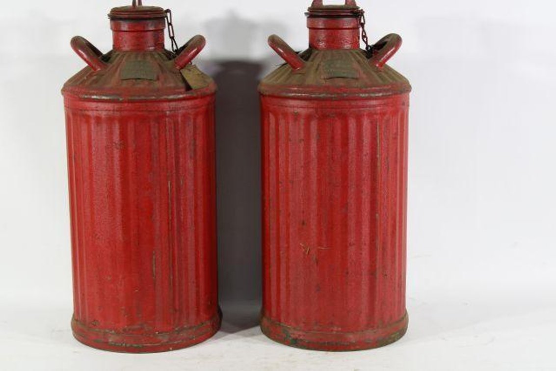 DAVIS WELDING MFG CO OIL CANS 