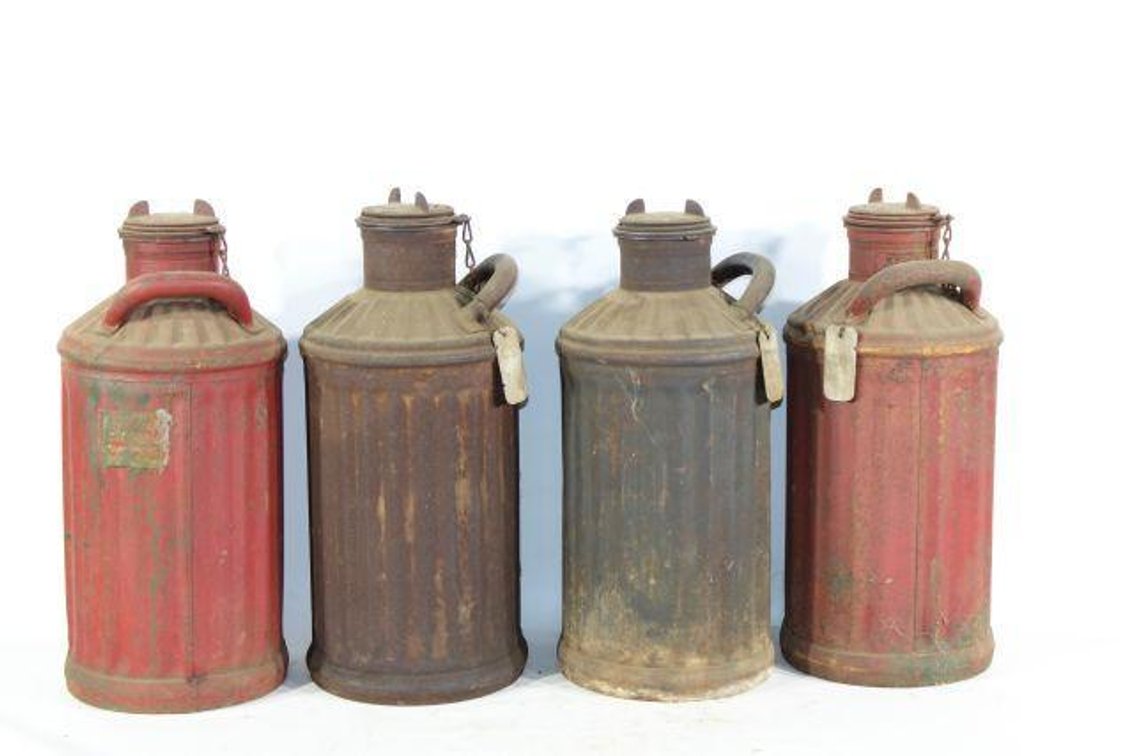 DAVIS WELDING MFG CO OIL CANS 