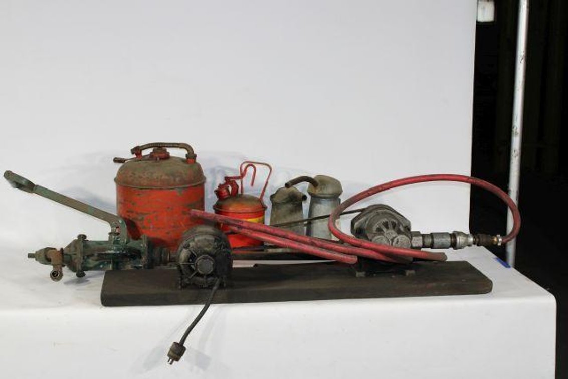 GAS CANS, TRANSFER PUMP, OIL CANS
