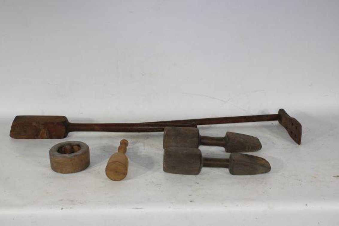 VINTAGE KITCHEN TOOLS