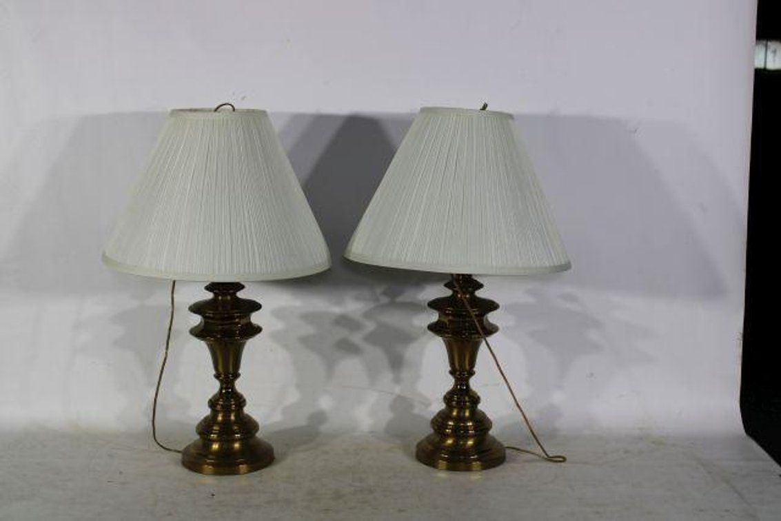TABLE LAMPS WITH SHADES