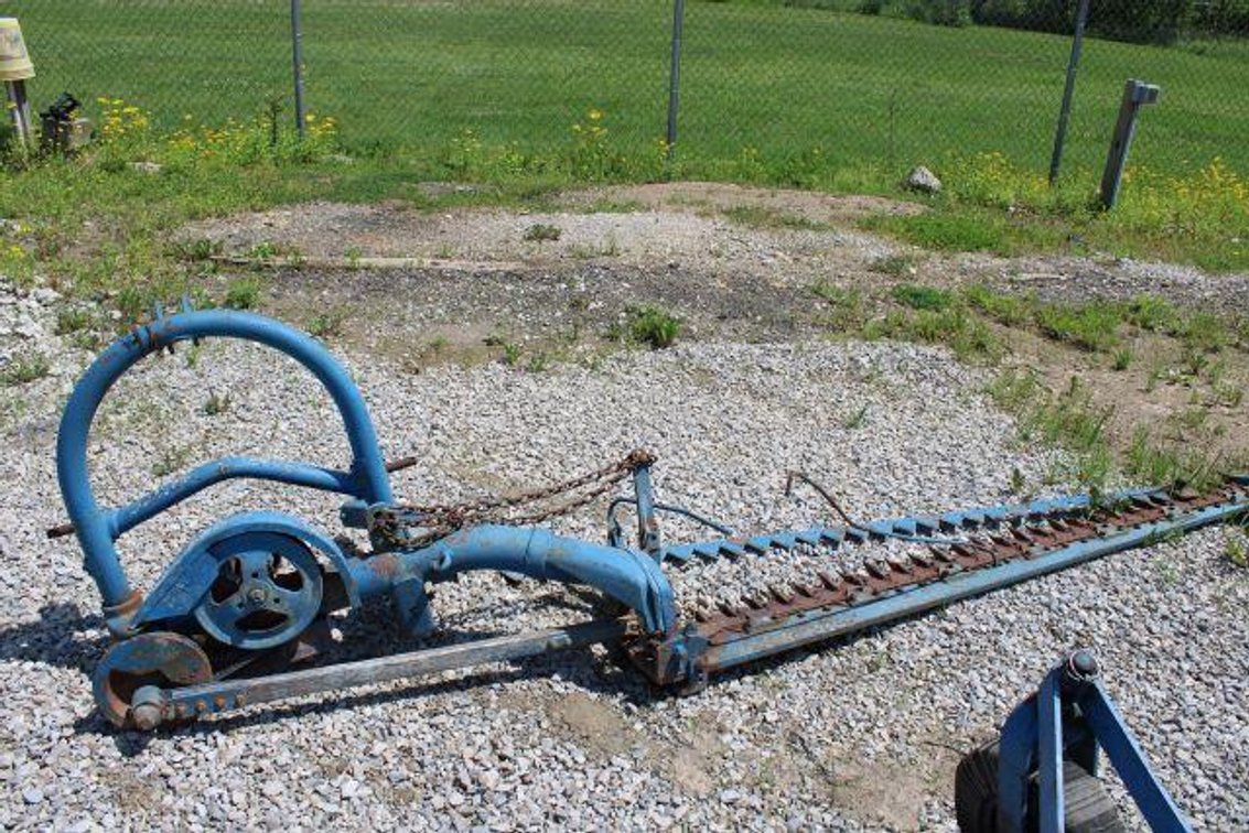 FORD SICKLE BAR MOWER (Utica Location)