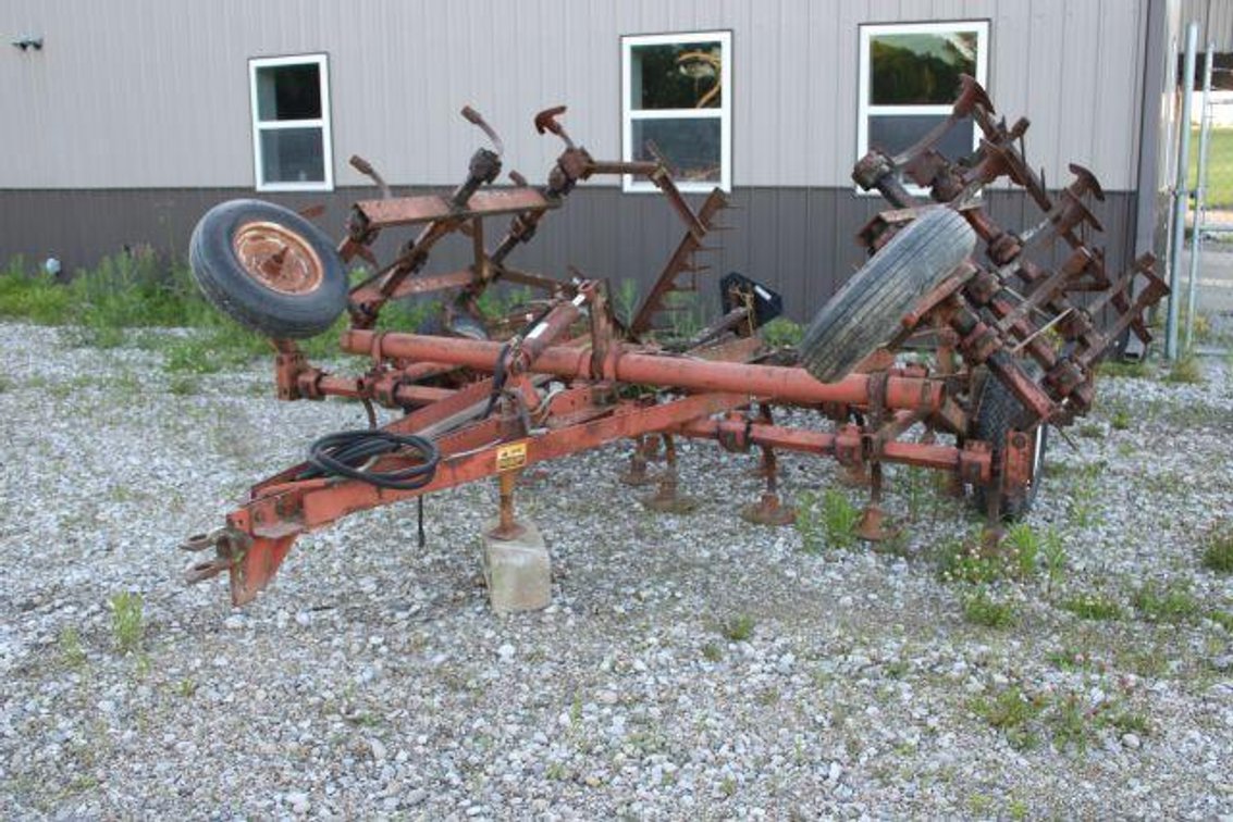 AllIS CHALMERS 200 FIELD CUTIVATOR (Utica)