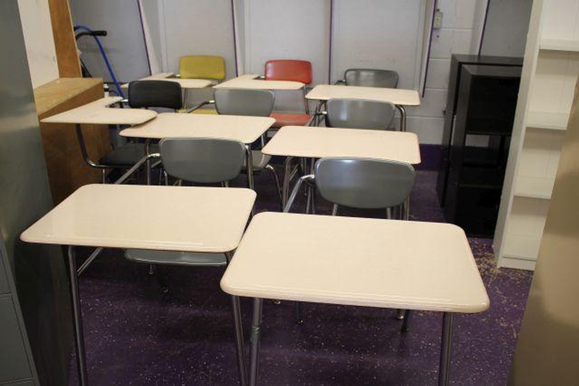 STUDENT DESKS