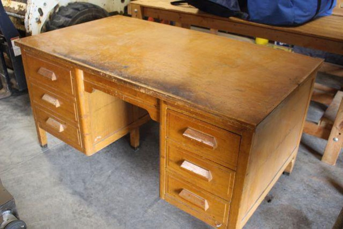 WOOD TEACHER DESK