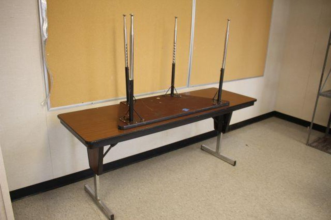 2 STUDENT TABLES (RM100)