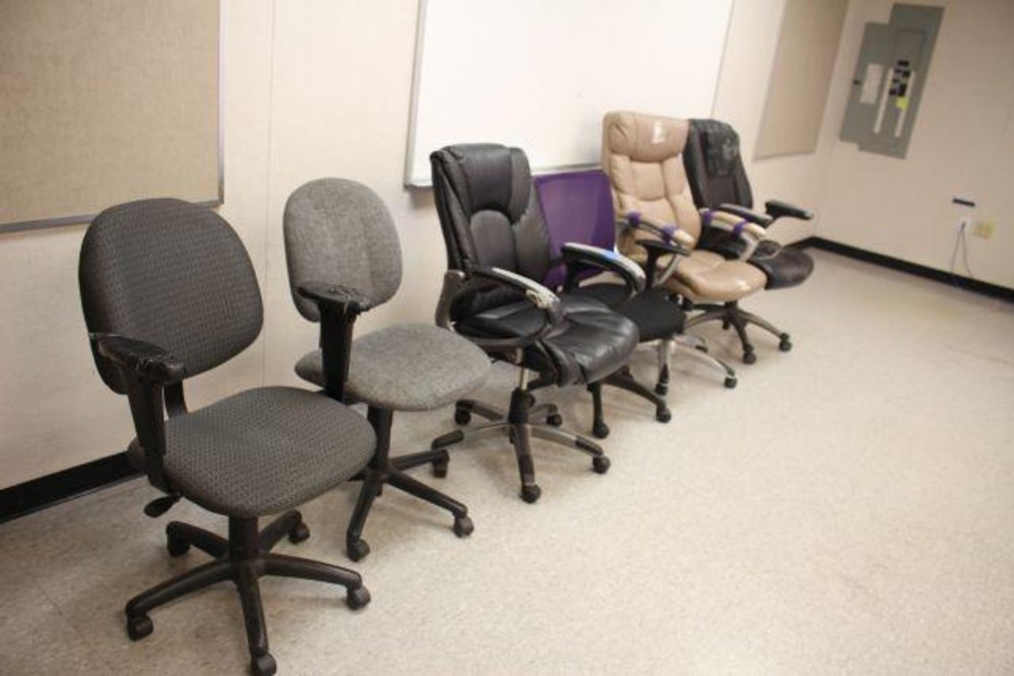6 WELL USED OFFICE CHAIRS (RM106)