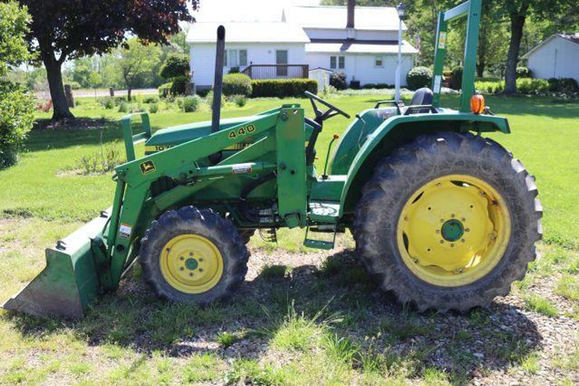 JOHN DEERE 1070 TRACTOR 