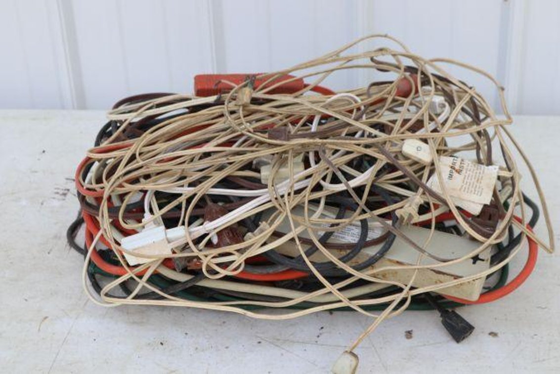 EXTENSION CORDS 