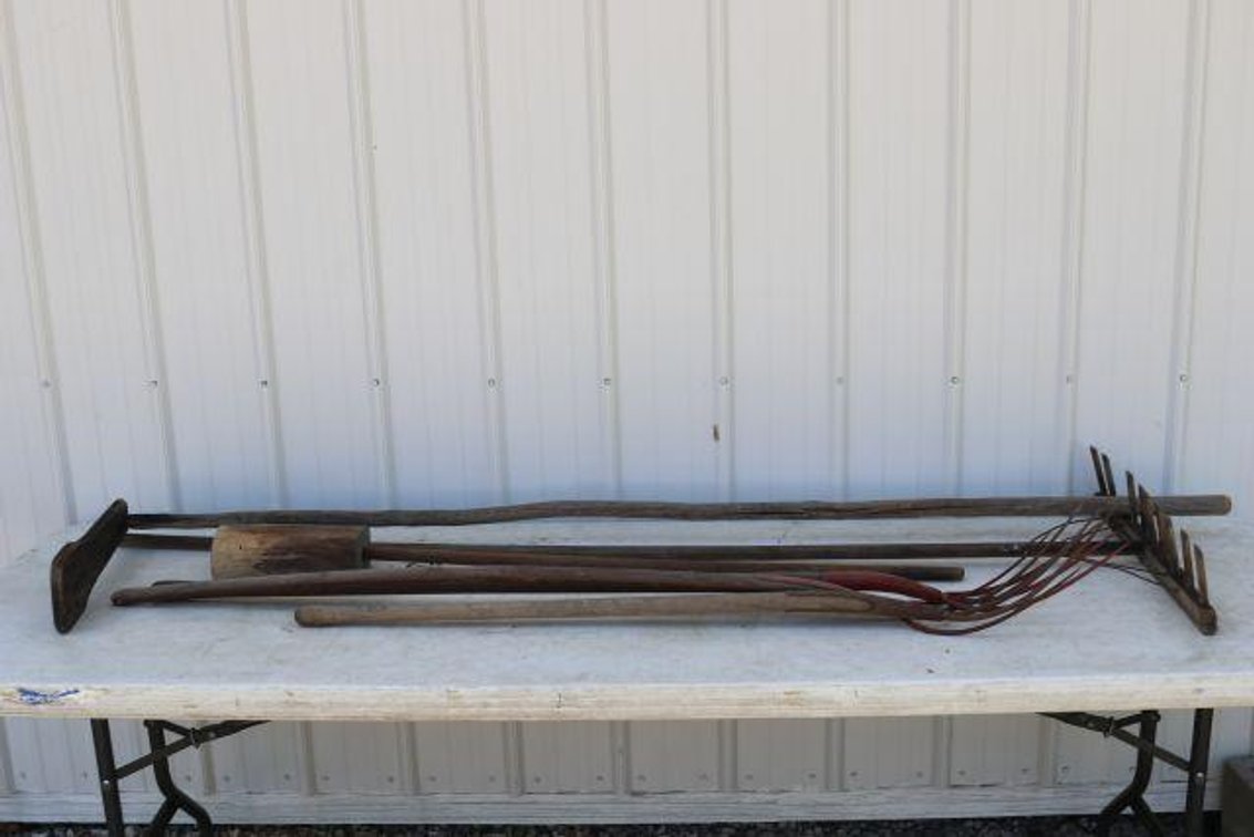 VINTAGE LONG HANDLE TOOLS
