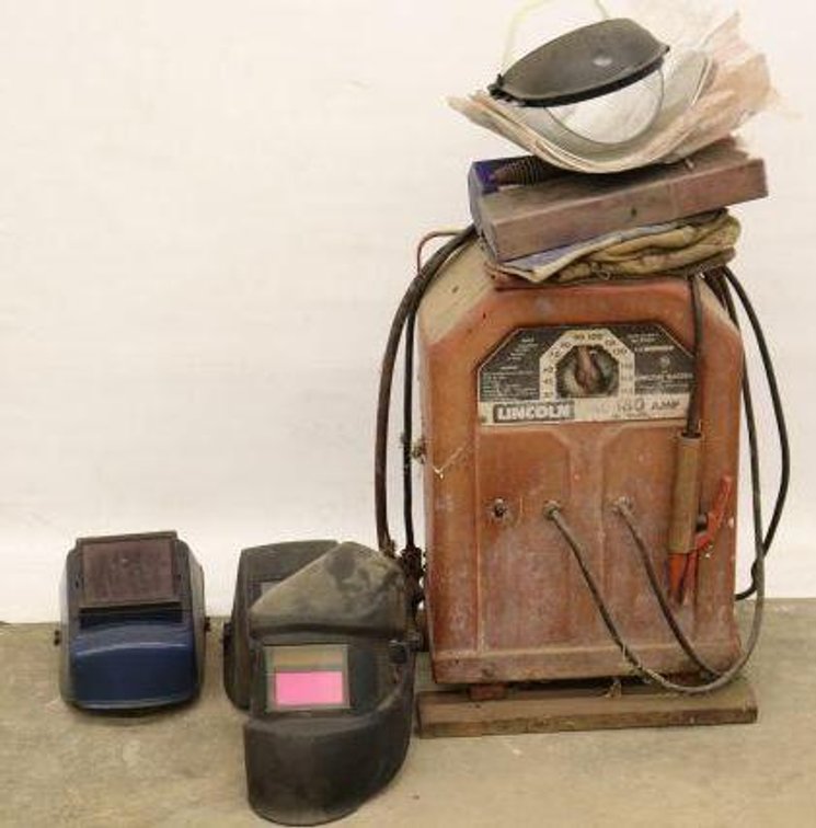 LINCOLN STICK WELDER W/ EXTRAS