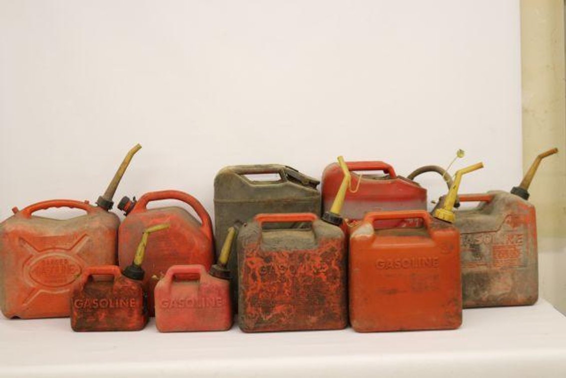 GAS CANS
