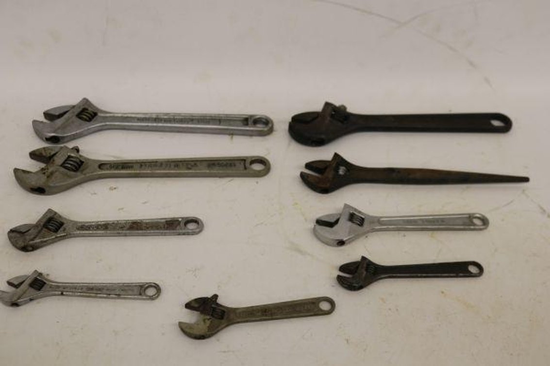 ADJUSTABLE WRENCHES 