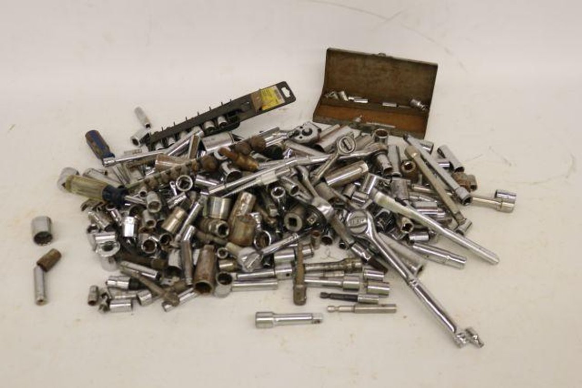 SOCKETS AND RATCHETS