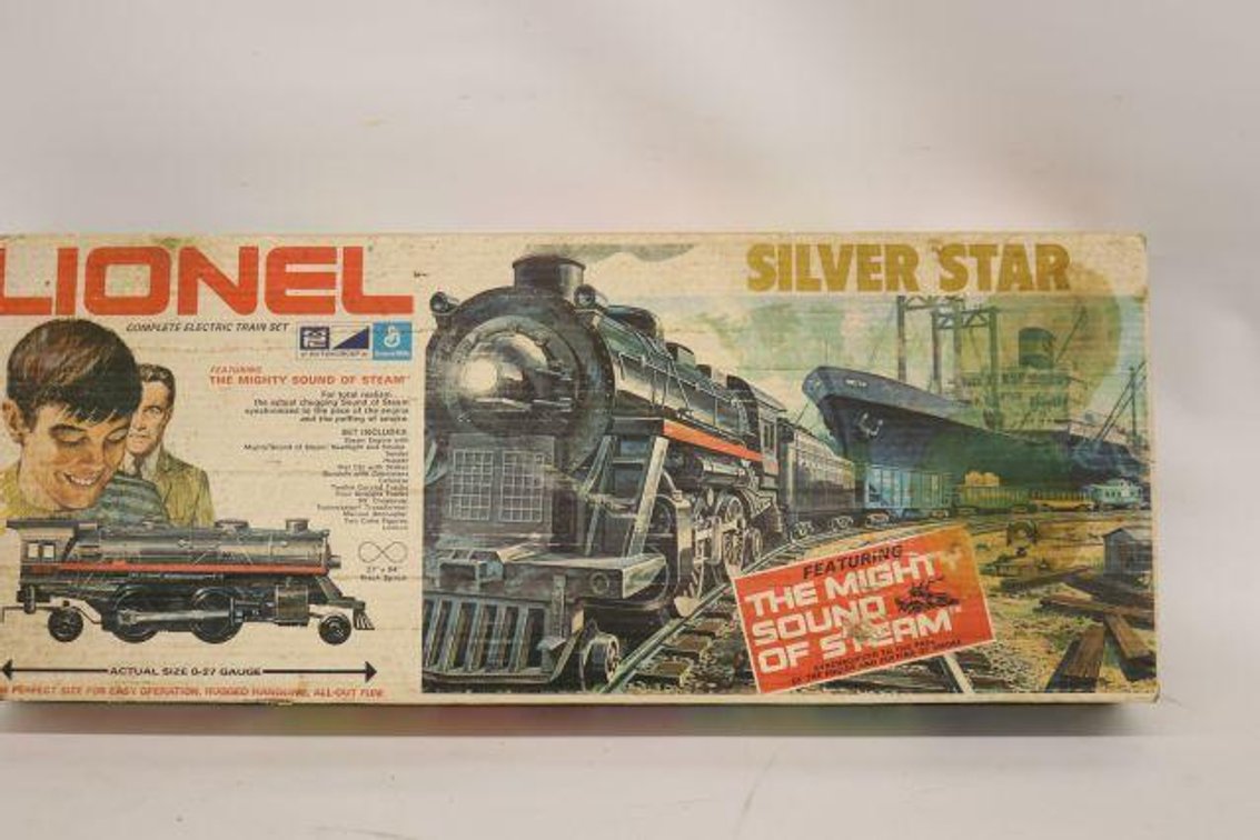 LIONEL TRAIN SET