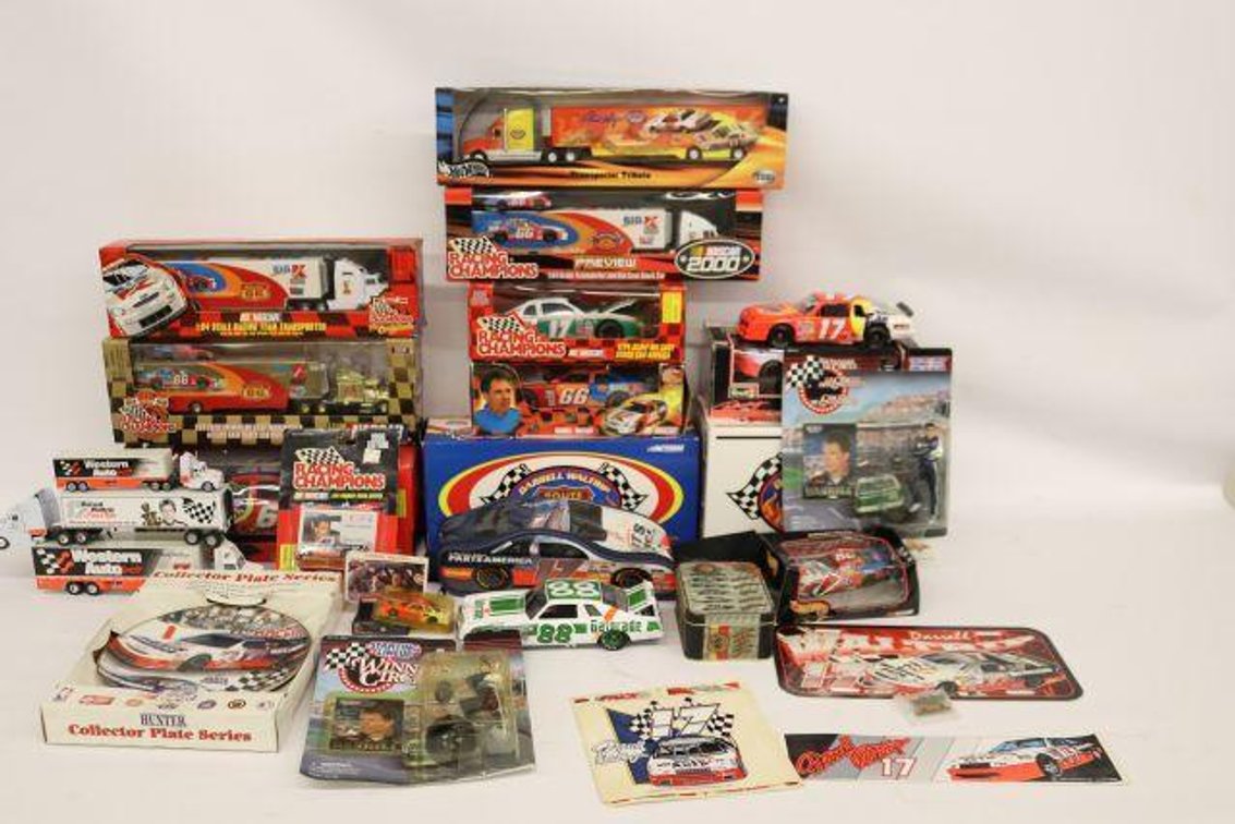 DARREL WALTRIP COLLECTIBLES