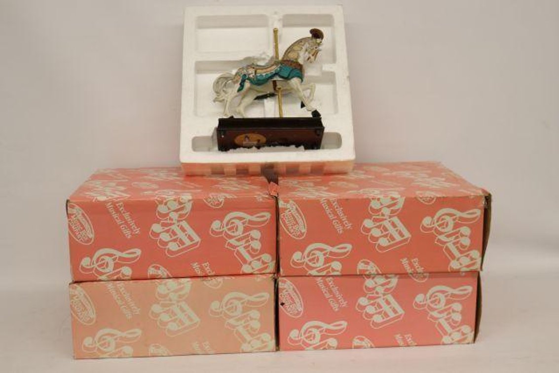 COLLECTIBLE SAN FRANCISCO MUSIC BOX CAROUSELS