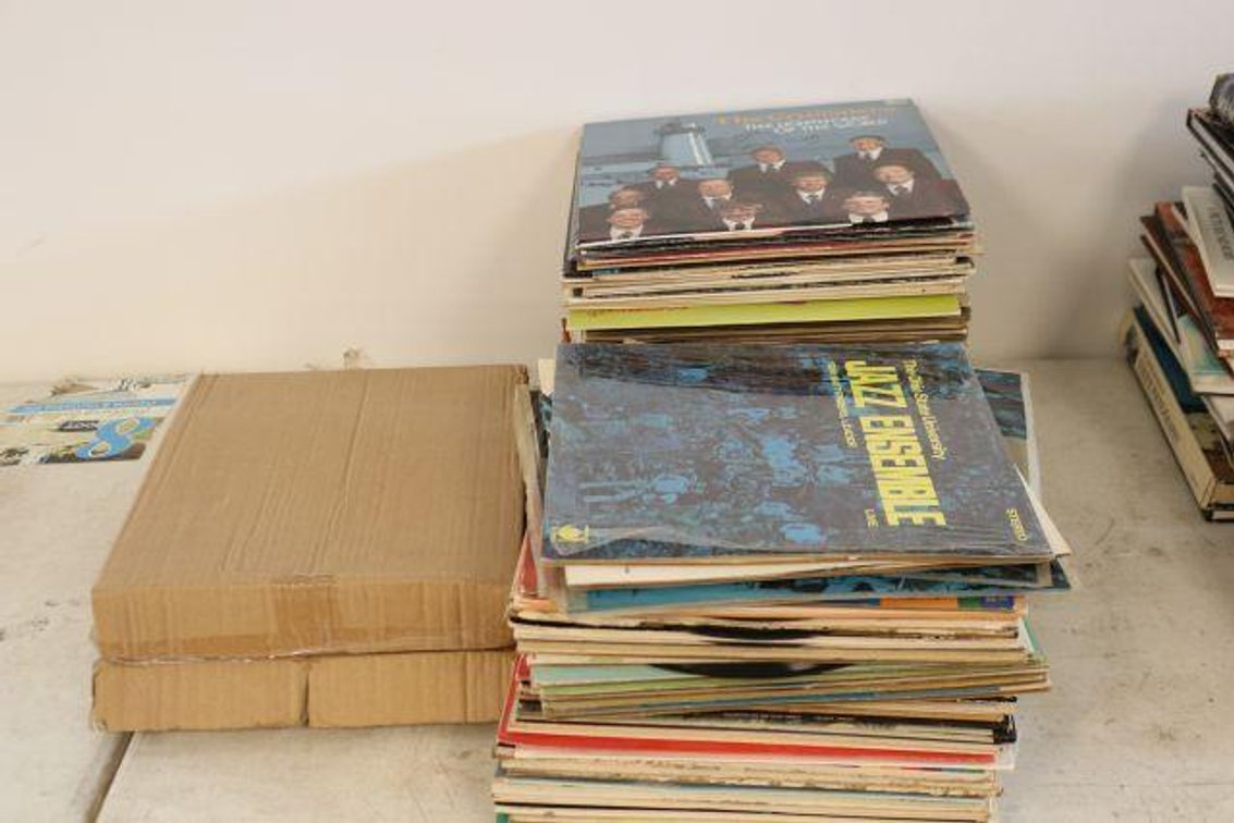 VINYL ALBUMS