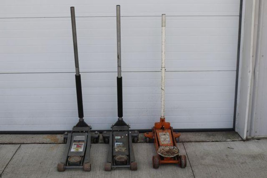 FLOOR JACKS