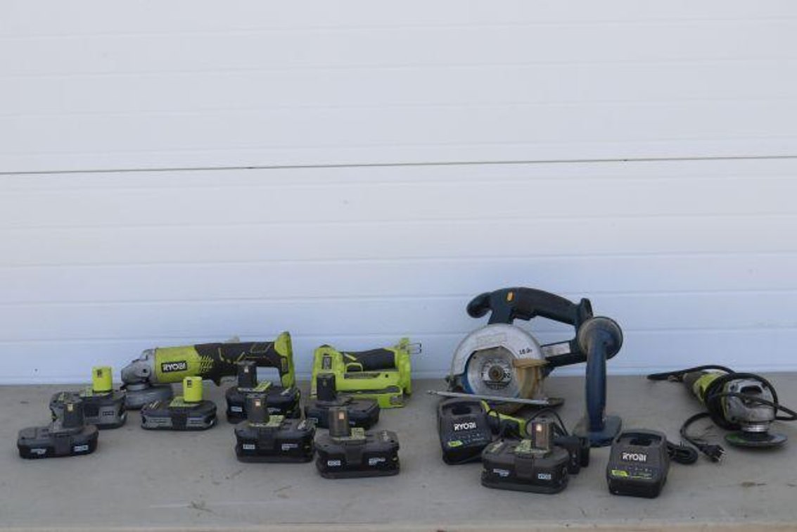 RYOBI CORDLESS TOOLS