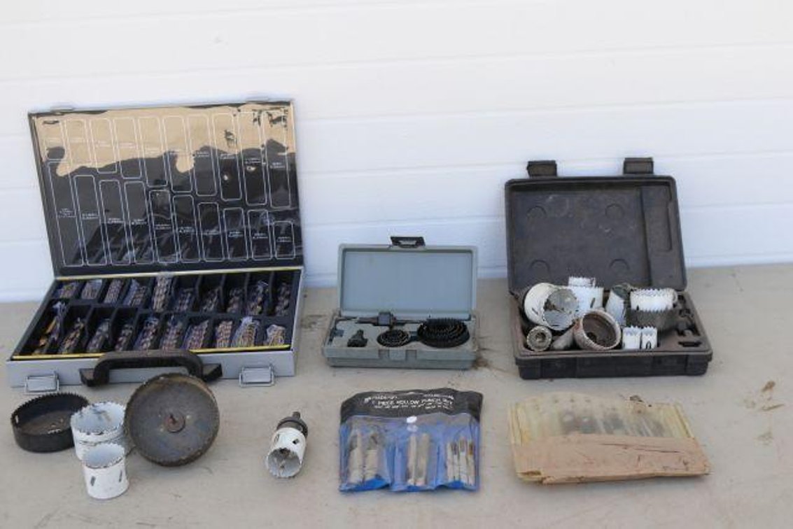 HOLE SAWS AND DRILL BITS