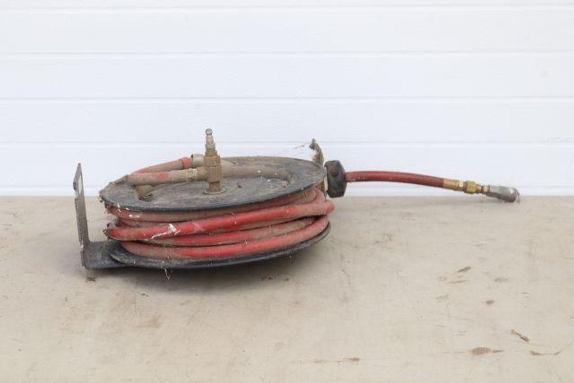 AIR HOSE REEL
