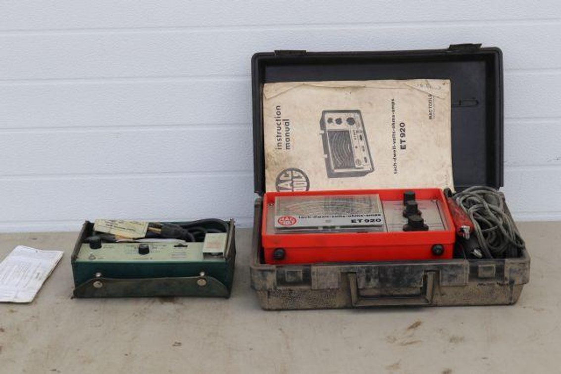 MAC TOOLS TACH-DWELL-VOLTS-OHMS-AMPS W/ HALOGEN METER