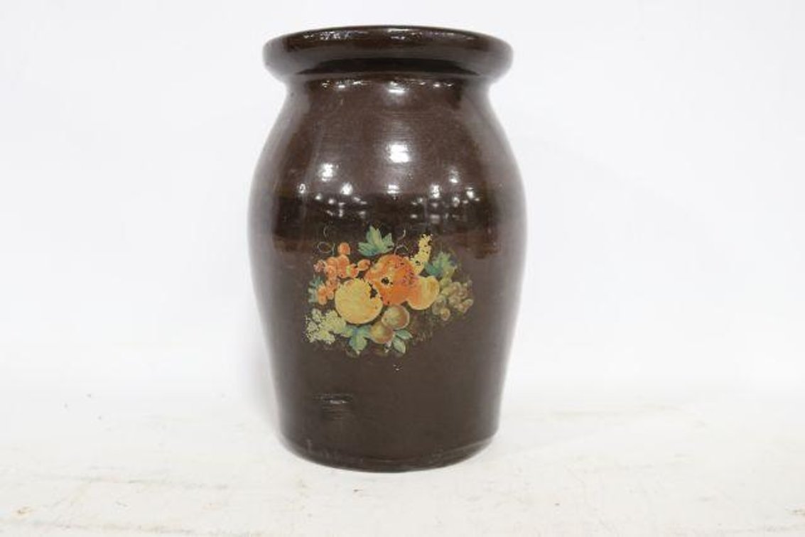 CROCK WITH LID