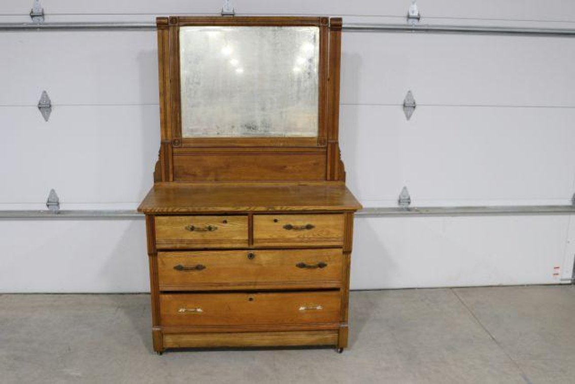 DRESSER W/ MIRROR