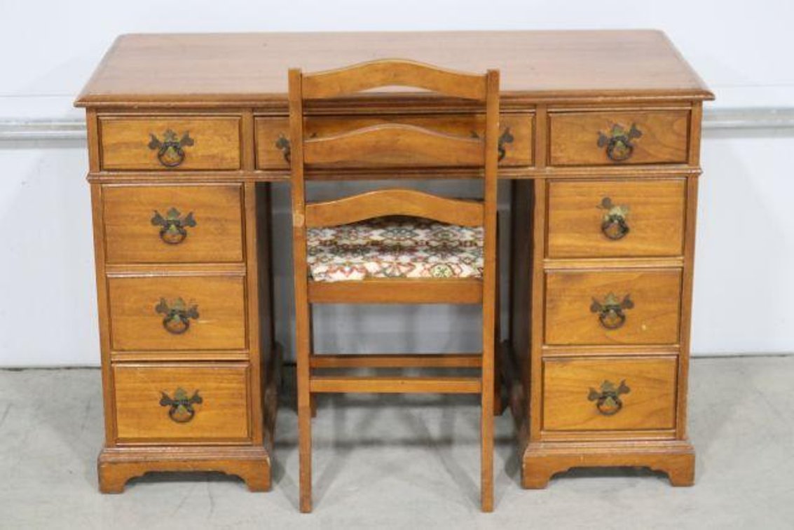 KNEE HOLE DESK AND CHAIR