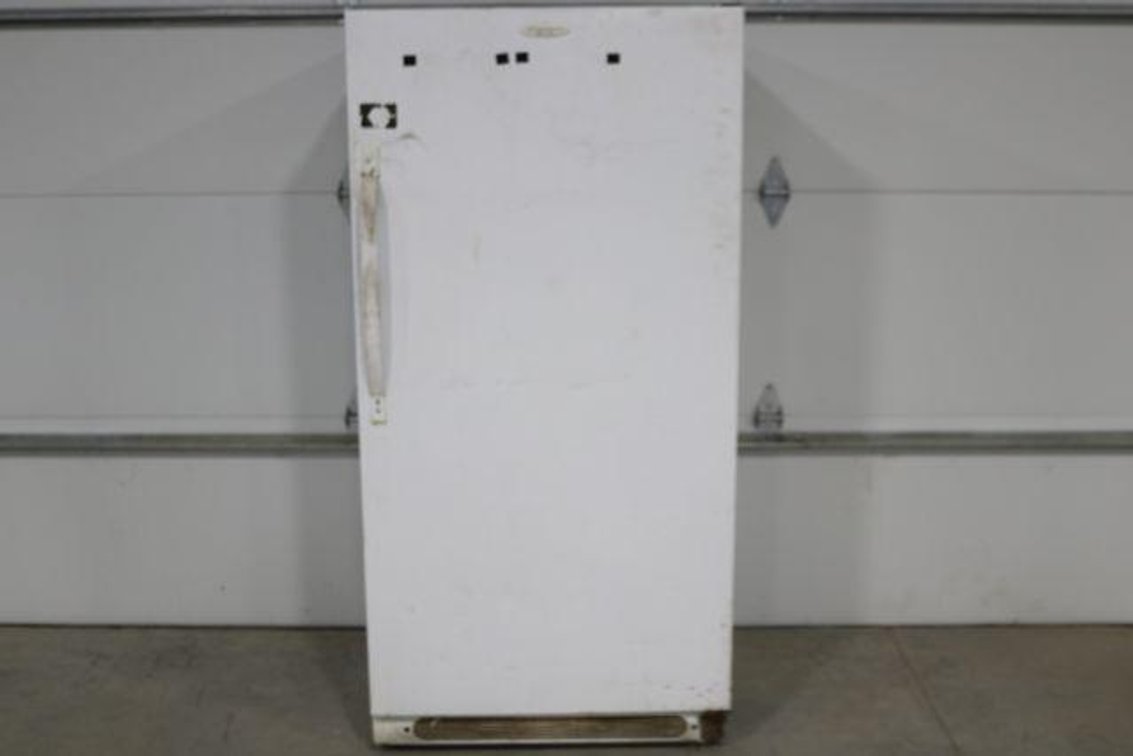 FRIGIDAIRE UPRIGHT FREEZER