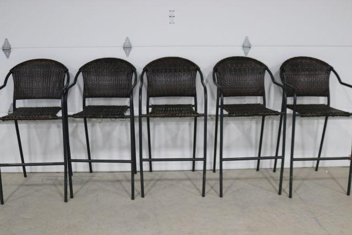 OUTDOOR BAR STOOLS