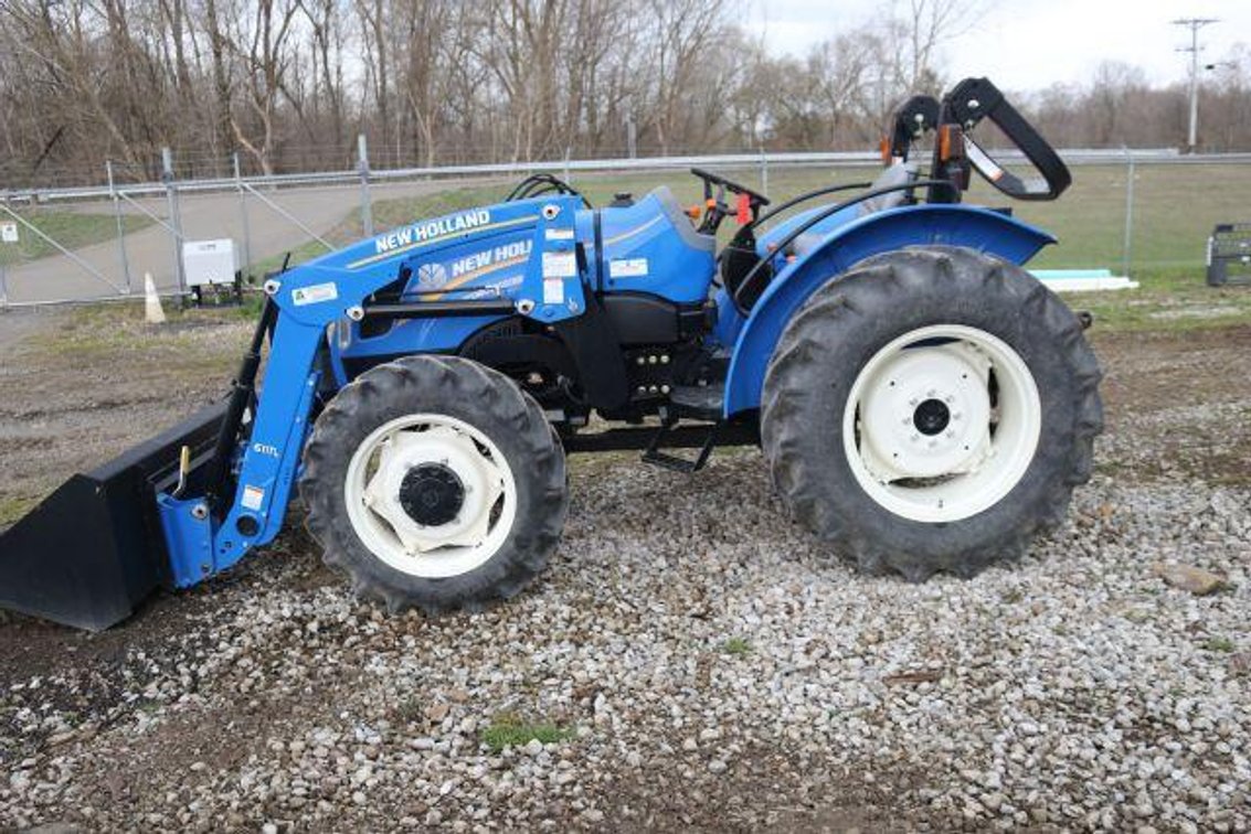 NEW HOLLAND WORKMASTER 60 TRACTOR (35)
