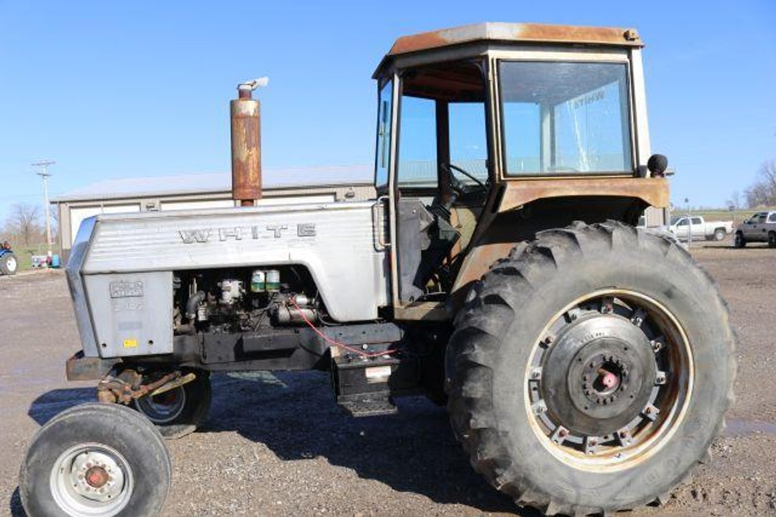 WHITE 2-105 FIELD BOSS TRACTOR (62)