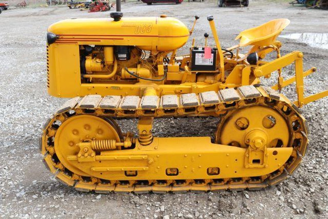OLIVER OC-3 CRAWLER TRACTOR (3)