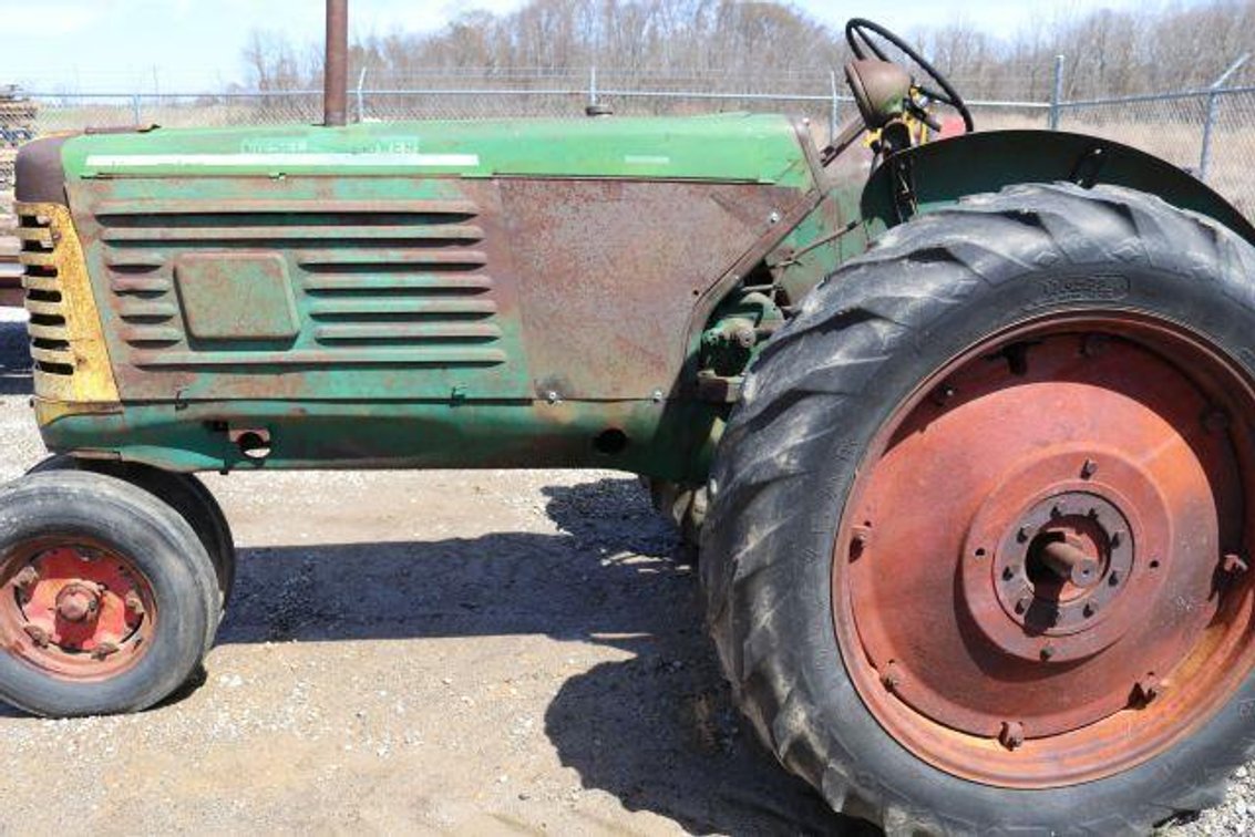 OLIVER ROW CROP 77 DIESEL TRACTOR (5)